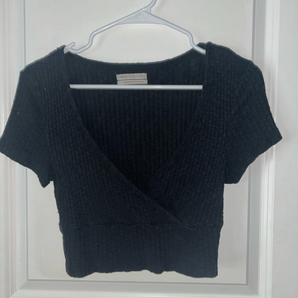 Black Ribbed V-Neck Crop Top